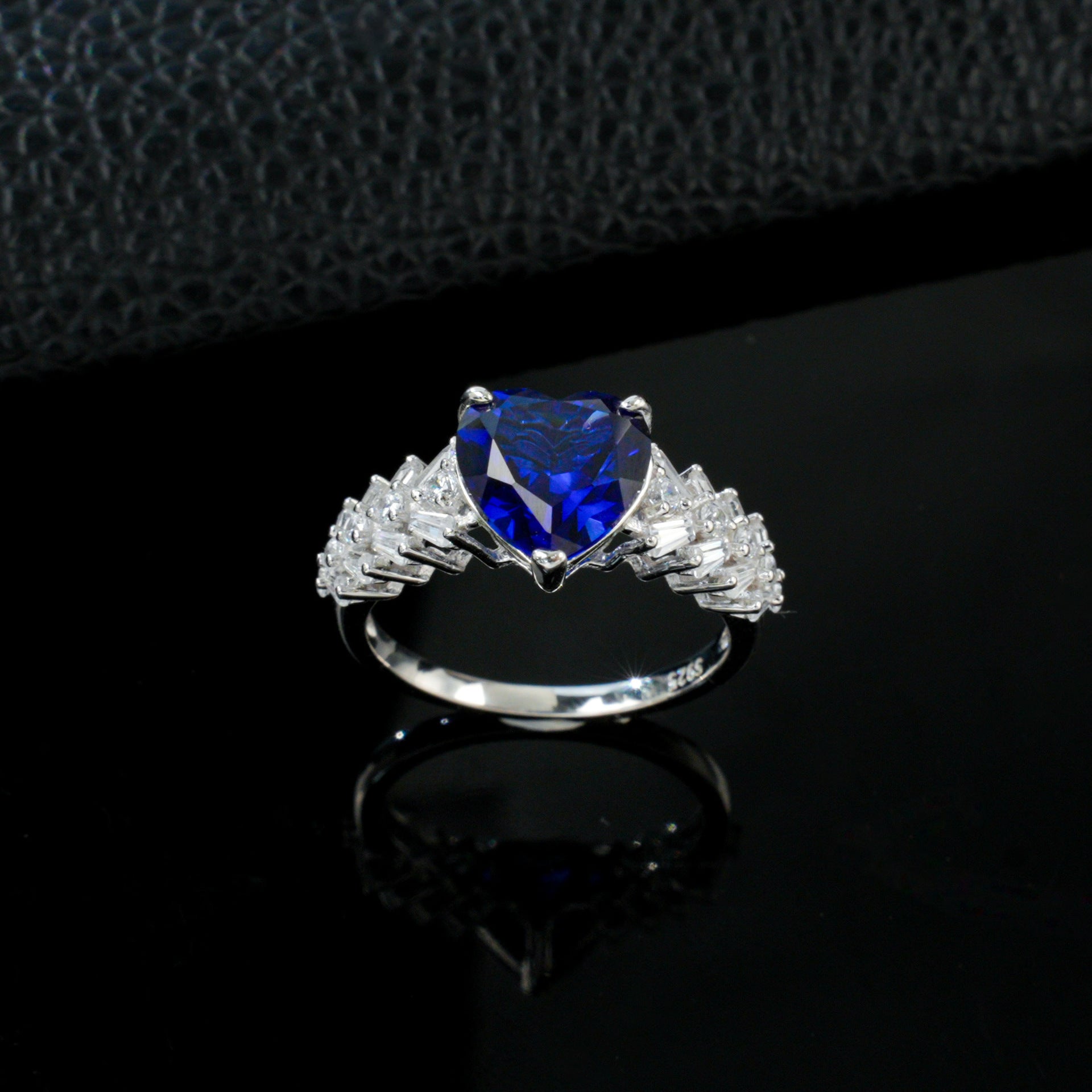 S925 Sterling Silver Lab Sapphire Heart-Cut Ring, Versatile for Women - Photo 2