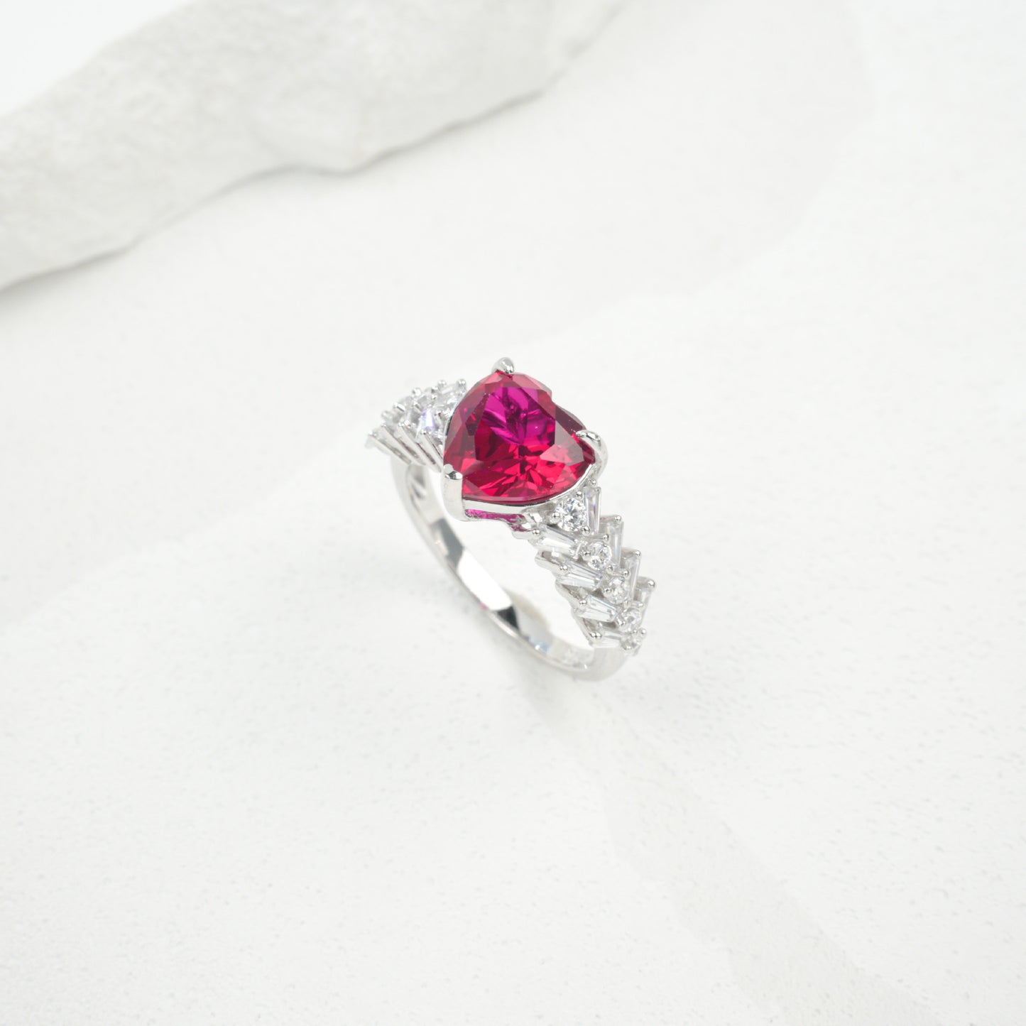 S925 Sterling Silver Lab Pigeon Blood Ruby Heart Pave Closed Ring, Engagement Premium for Women - Photo 6