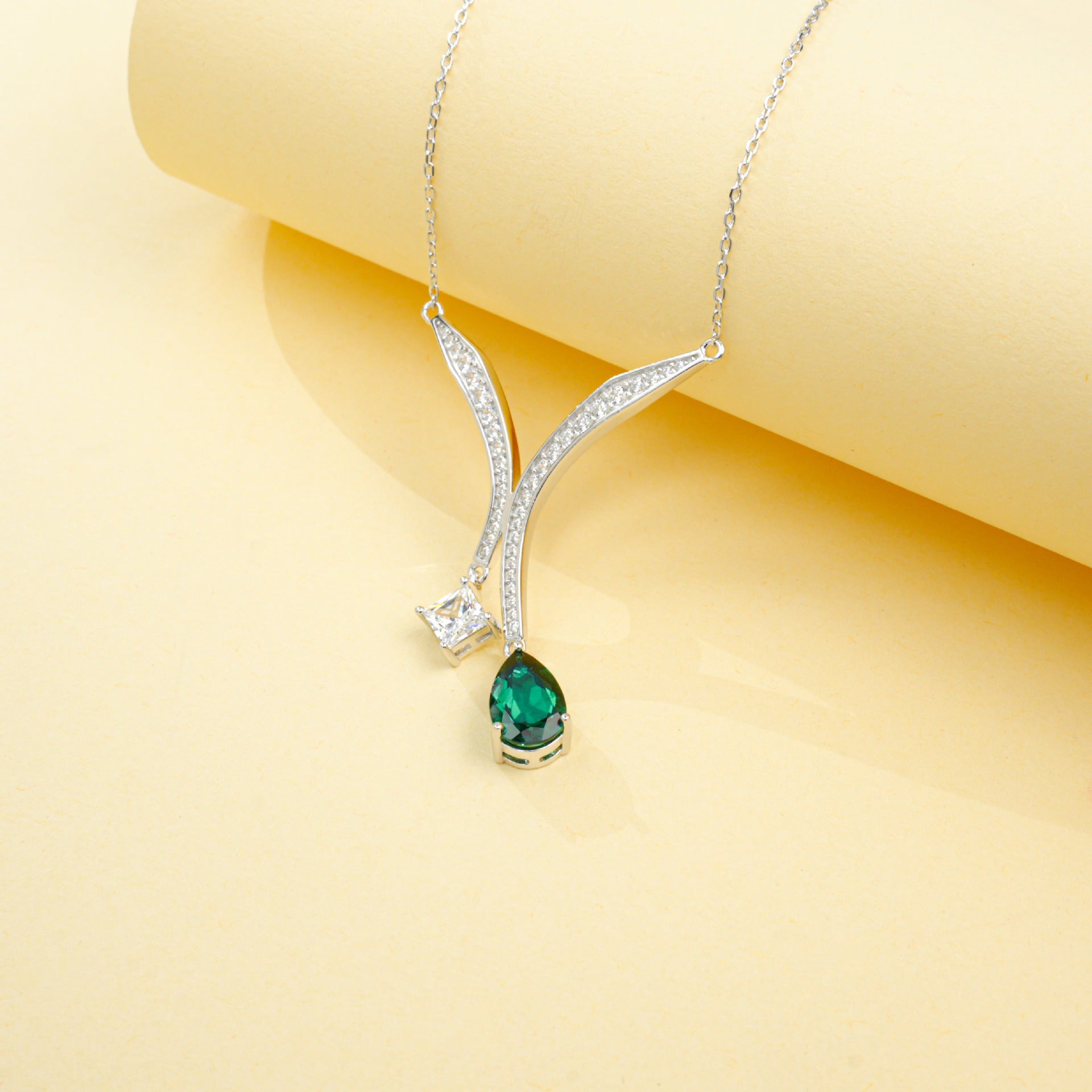 S925 Sterling Silver Lab Sapphire Teardrop Y-Shape Pave Choker Necklace, Versatile for Women - Photo 2