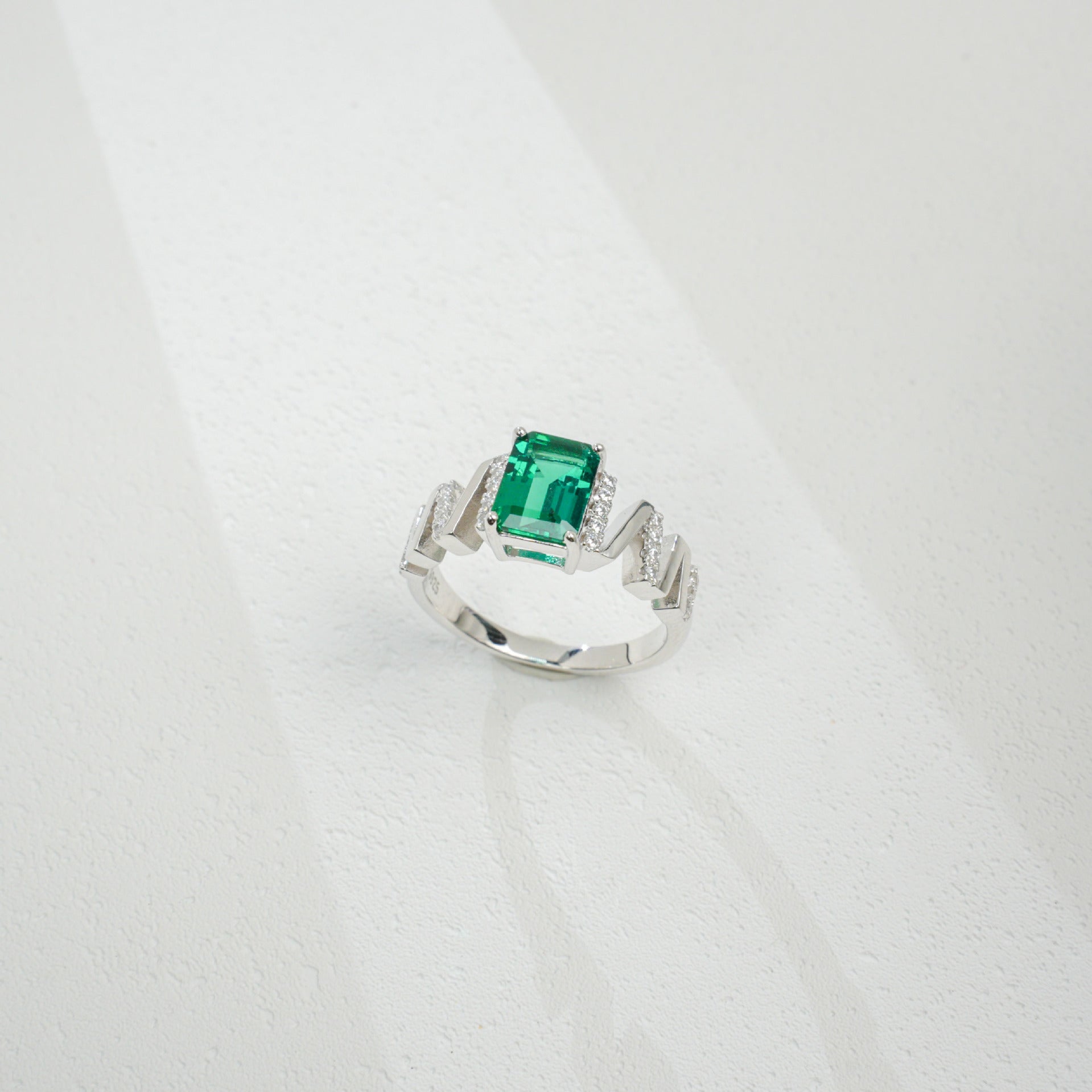 S925 Sterling Silver Lab Emerald Ring, Simple Bold Design - Photo 3