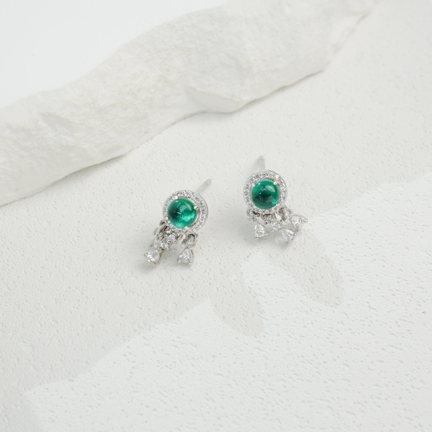 S925 Sterling Silver Lab Emerald Earrings, Diamond Design Versatile - Photo 1