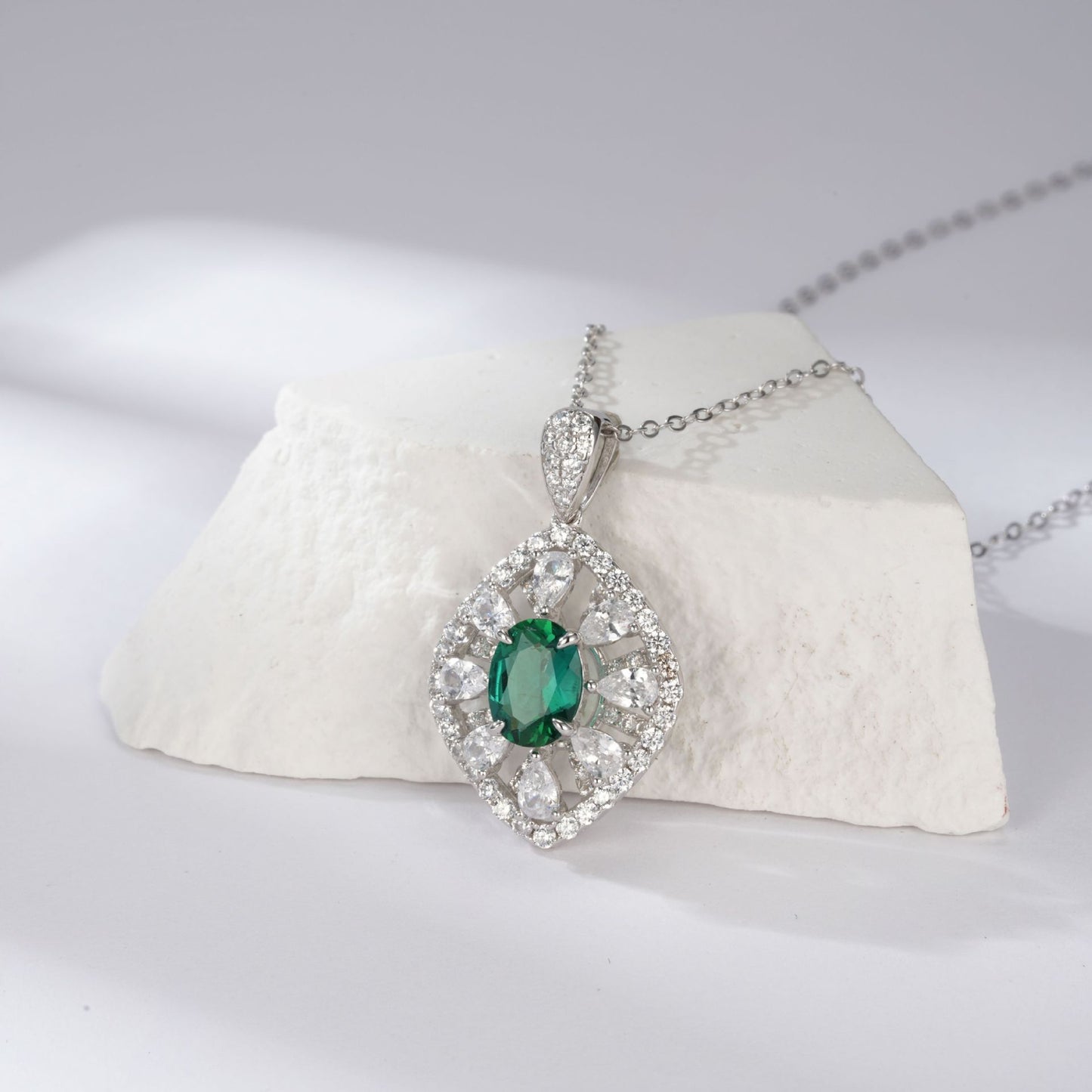 S925 Sterling Silver Emerald Sunflower Necklace, Oval Marquise Round - Photo 4