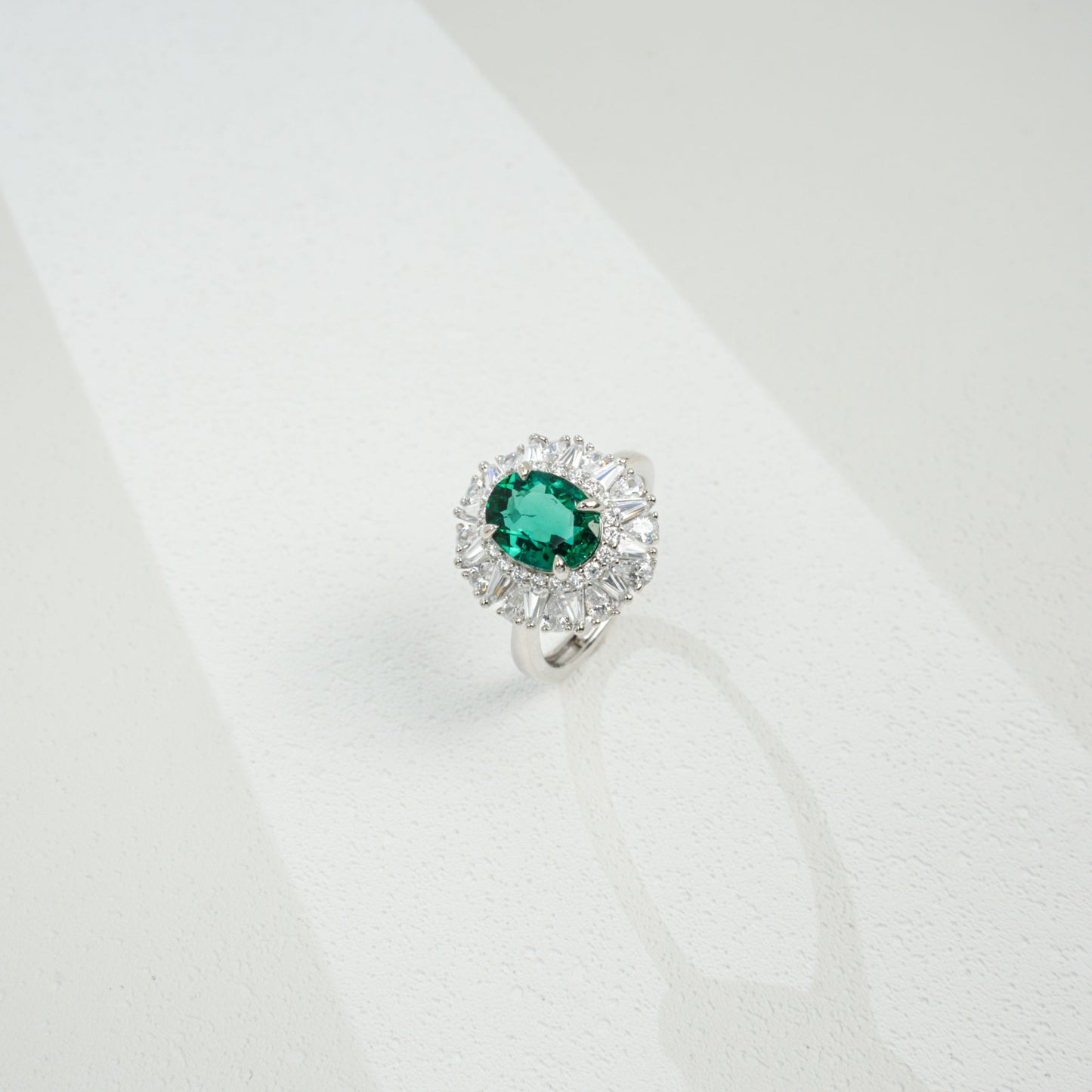 S925 Sterling Silver Lab Emerald Oval Halo Adjustable Open Ring, Vintage Versatile Gift - Photo 2
