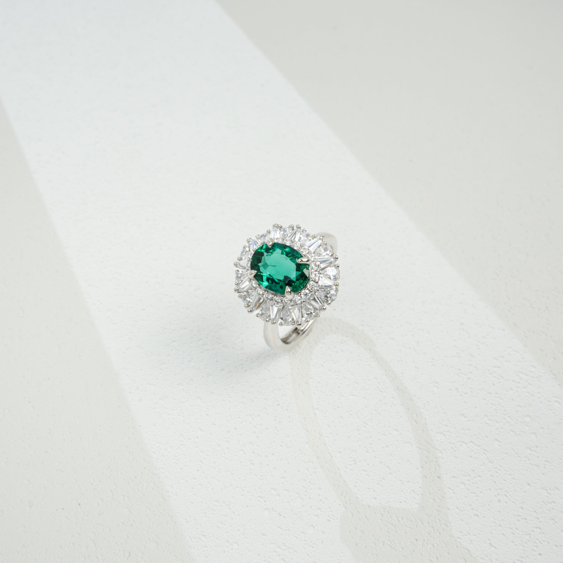 S925 Sterling Silver Lab Emerald Oval Halo Adjustable Open Ring, Vintage Versatile Gift - Photo 2