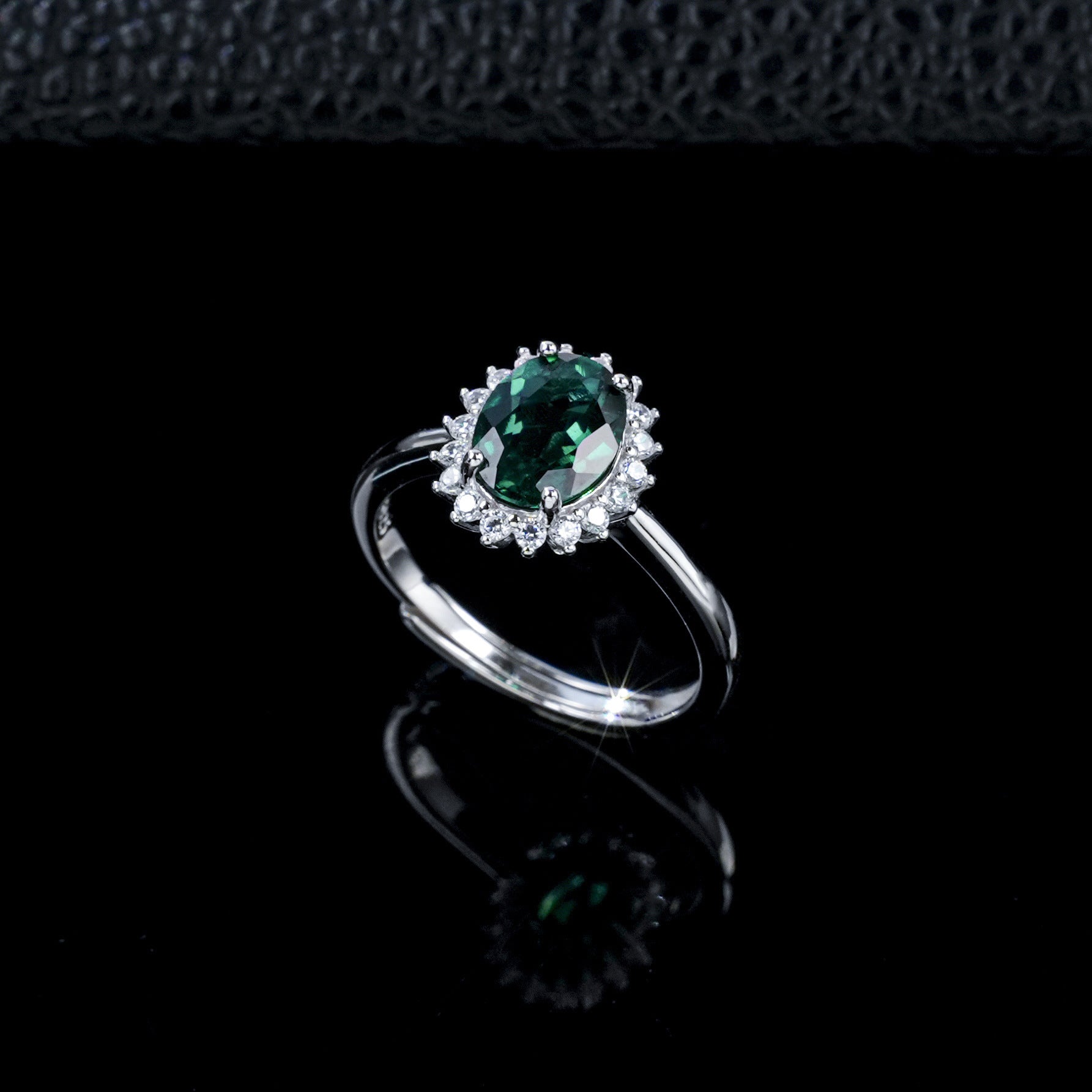 S925 Silver Oval Emerald Open Ring, Classic Halo Design - Photo 6