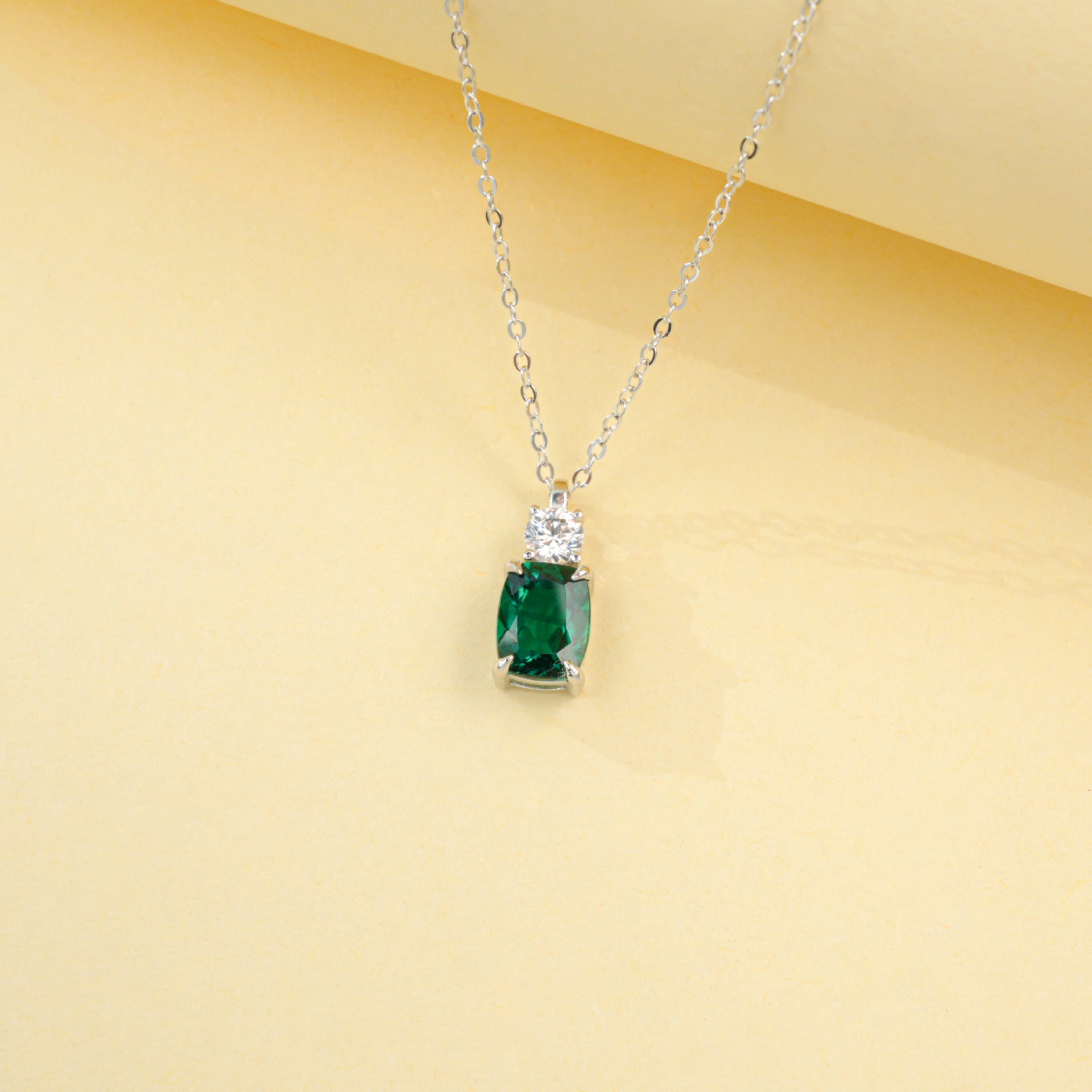 S925 Sterling Silver Lab Emerald Choker Necklace - Photo 4