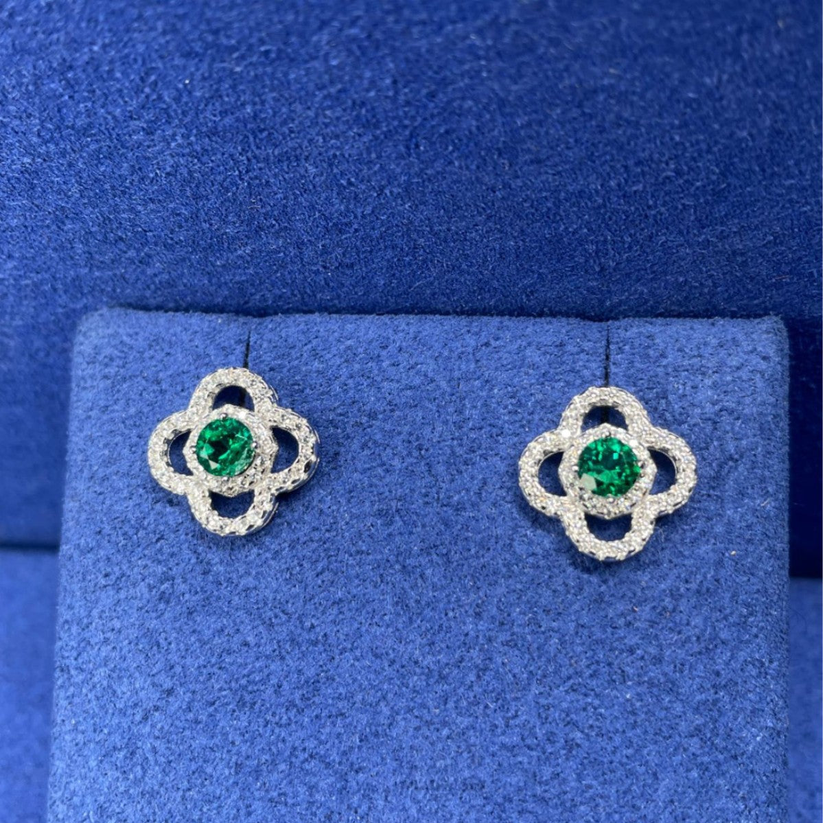 Lab Emerald S925 Silver Stud Earrings, Flower Vintage Premium - Photo 4