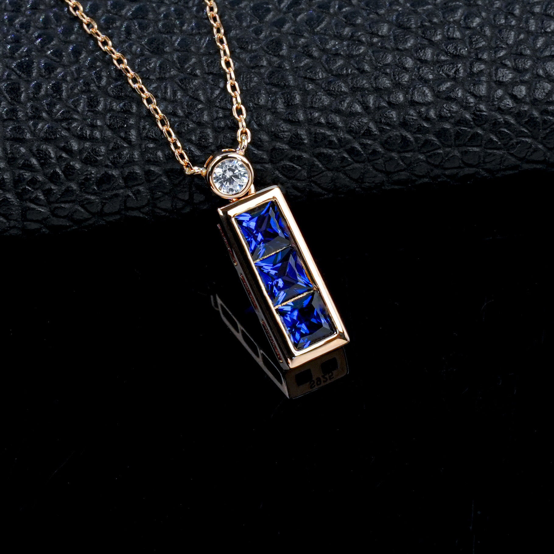 S925 Silver Rose Gold Long Sapphire Simple Geometric Pendant, White-Collar Versatile Accessory - Photo 2