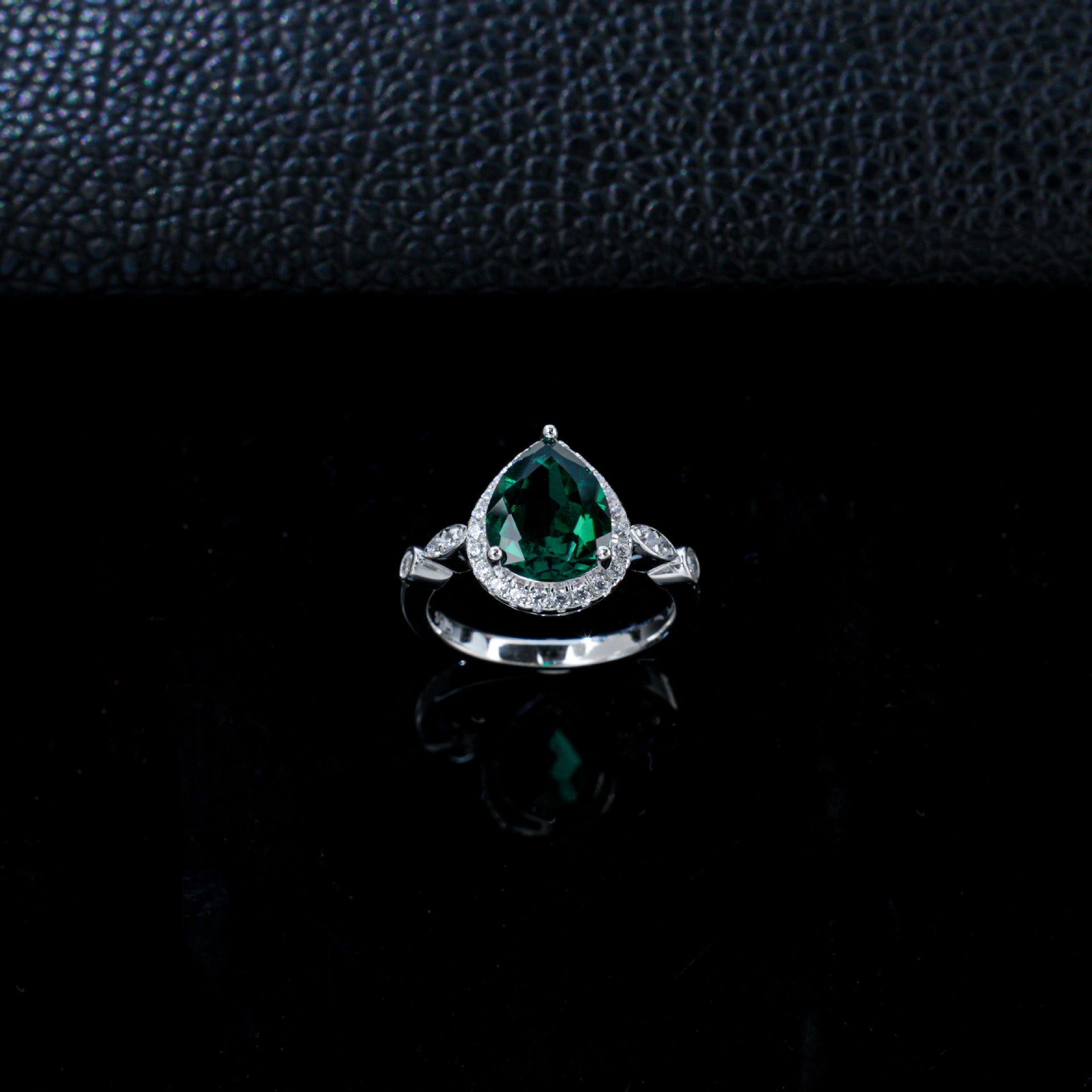 Teardrop Lab Emerald Ring 925 Silver Diamond Design, Premium Proposal Engagement - Photo 2