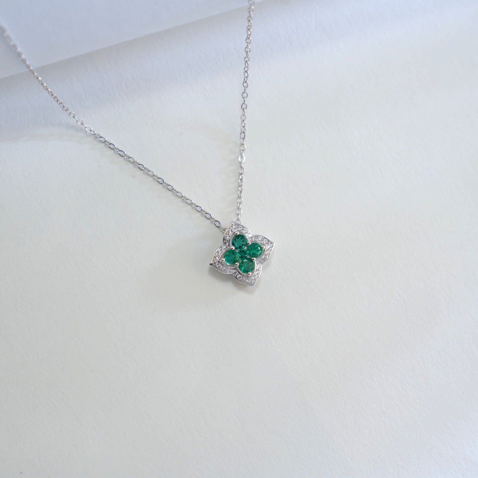 S925 Sterling Silver Lab Emerald Four-Leaf Clover Halo Pendant Necklace, Premium for Women - Photo 4