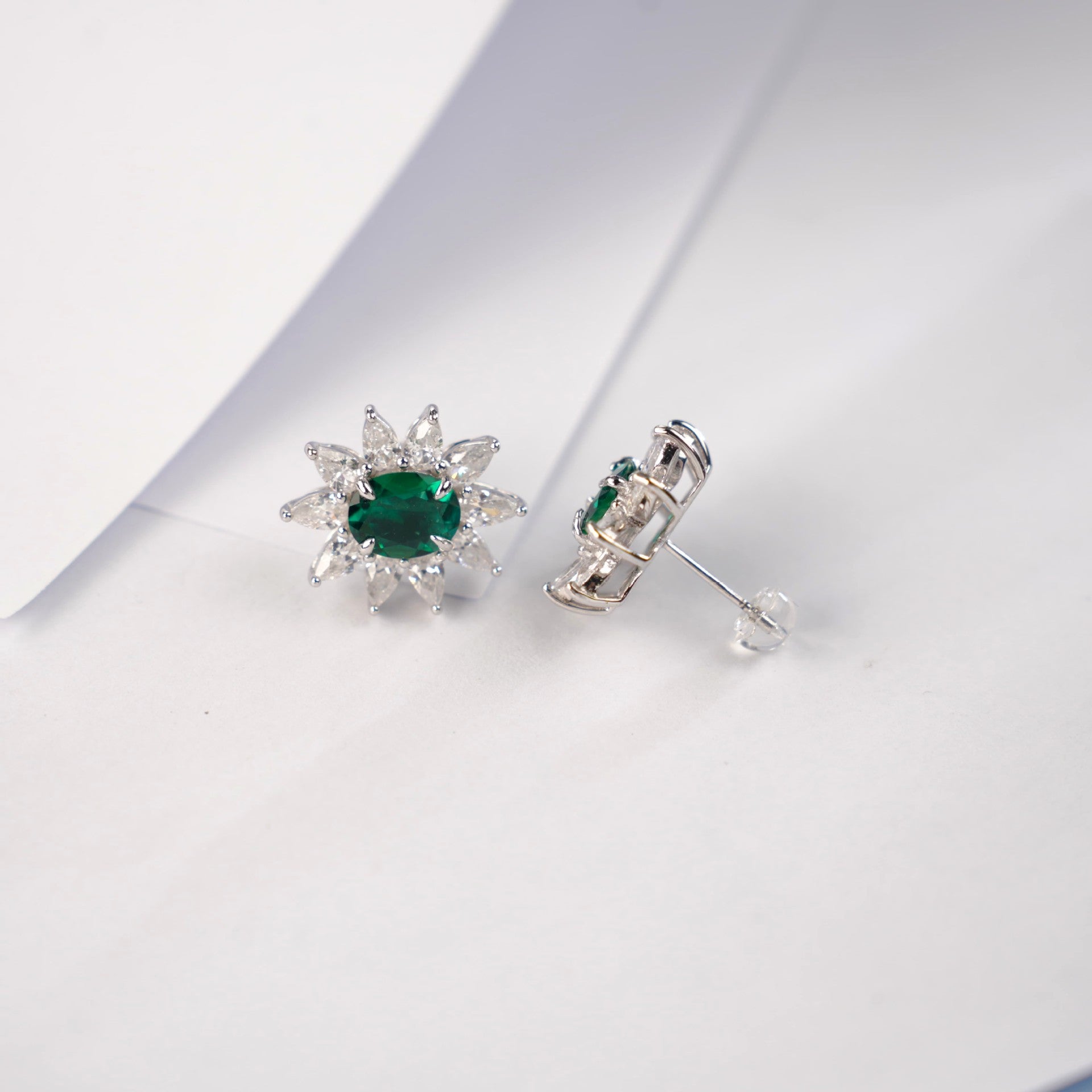 925 Sterling Silver Lab Emerald Sunflower Stud Earrings, Vintage - Photo 3