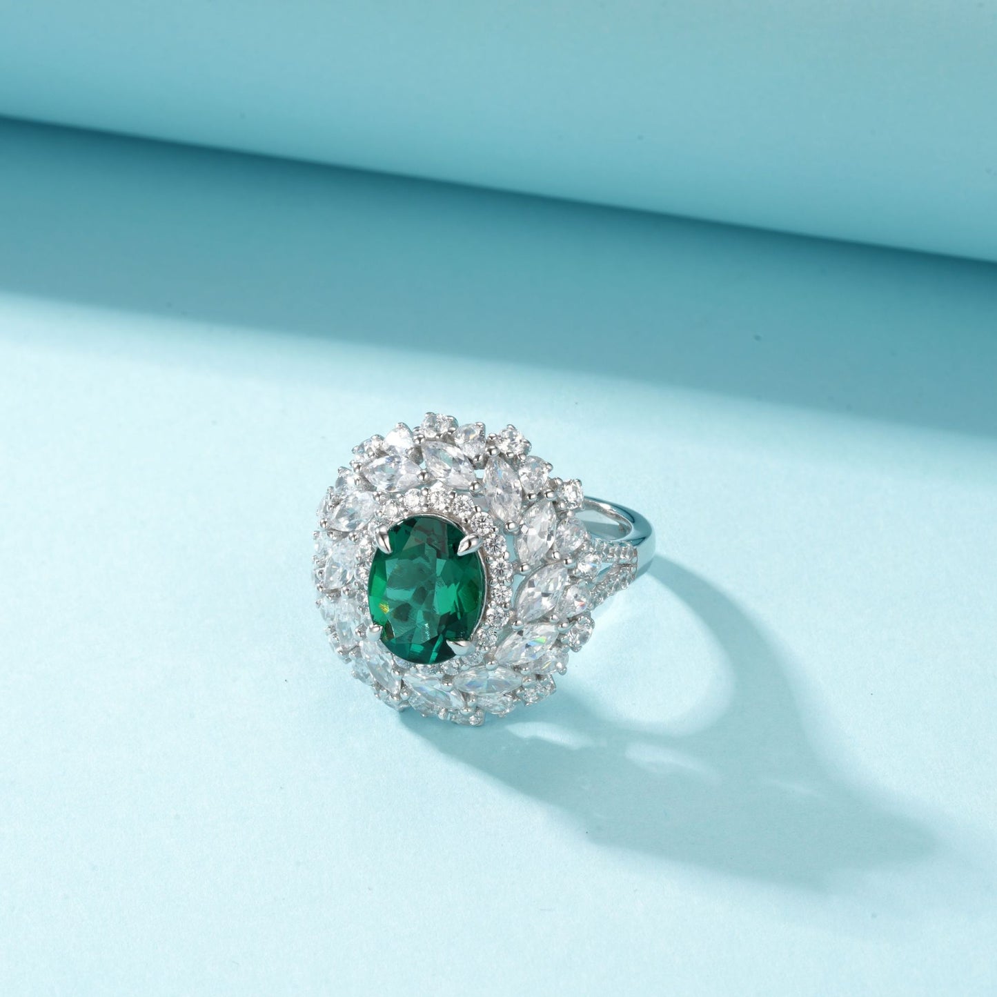 Vintage Emerald Necklace, French Classic Premium - Photo 4