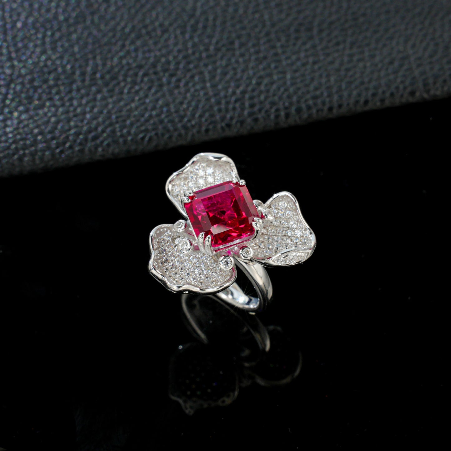 925 Sterling Silver Lab Ruby Square Three-Petal Ring, Premium Designer - Photo 2