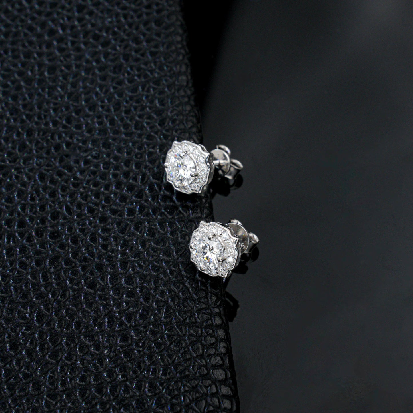 925 Silver Scalloped Square Halo 4-Claw Stud Earrings, Full Diamond Versatile - Photo 2