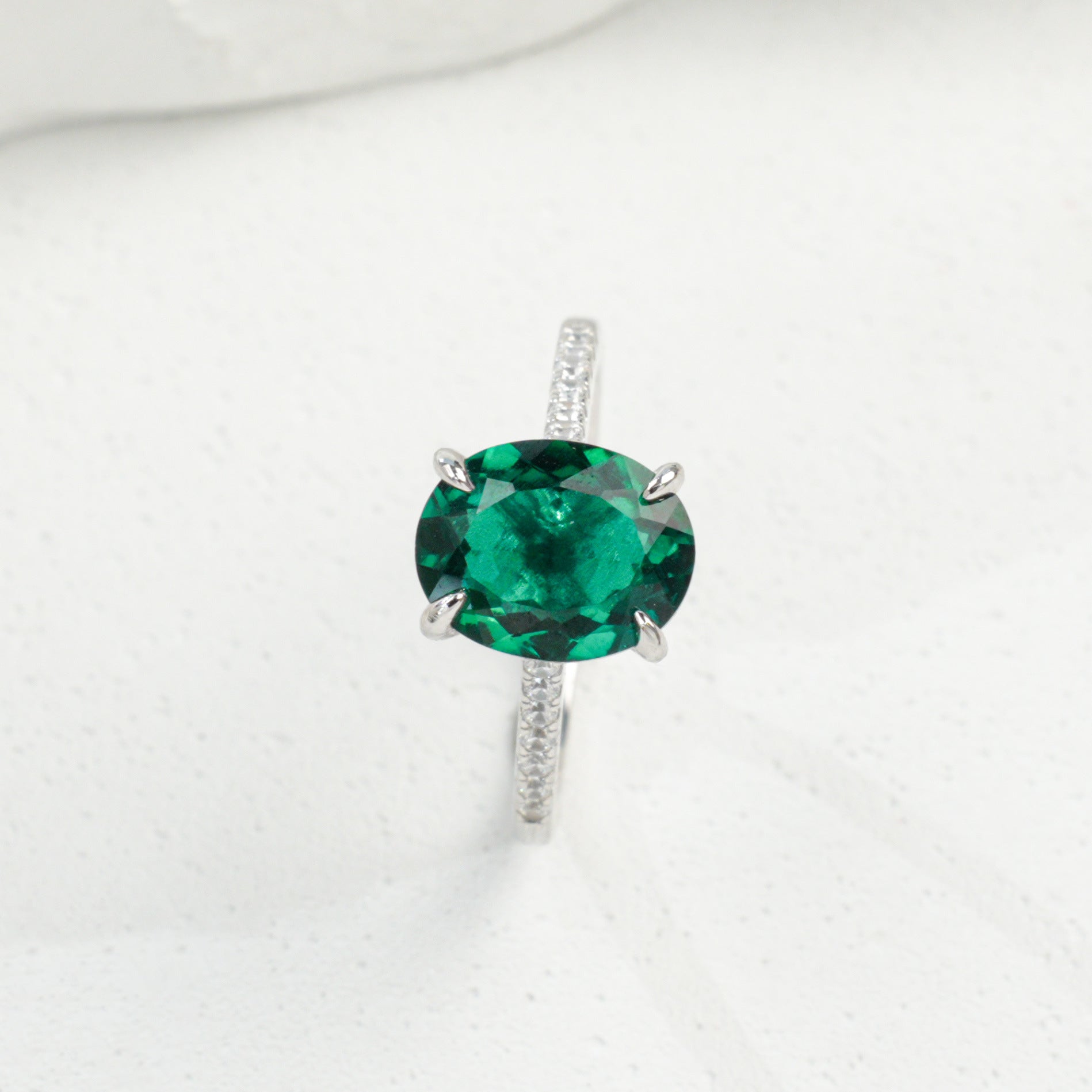 S925 Sterling Silver Lab Emerald Oval Four-Prong Ring, for Women - Photo 5