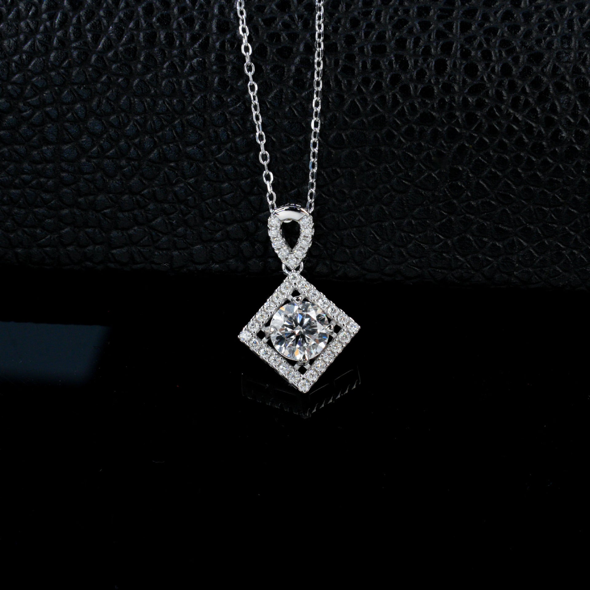 S925 Silver Diamond-Shaped Halo Pendant Necklace, Versatile Birthday Anniversary - Photo 3