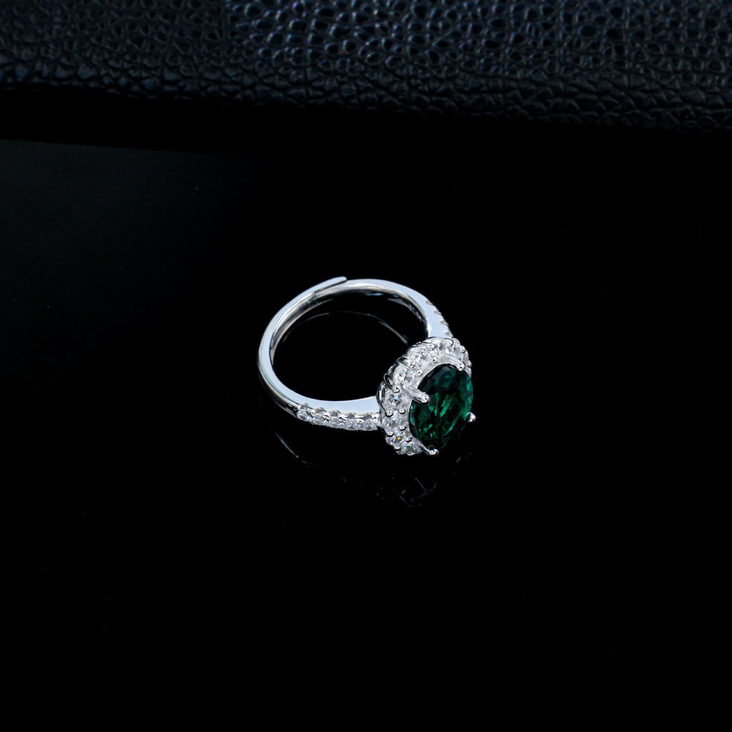 925 Sterling Silver Lab Emerald Classic Halo Ring, for Women - Photo 2