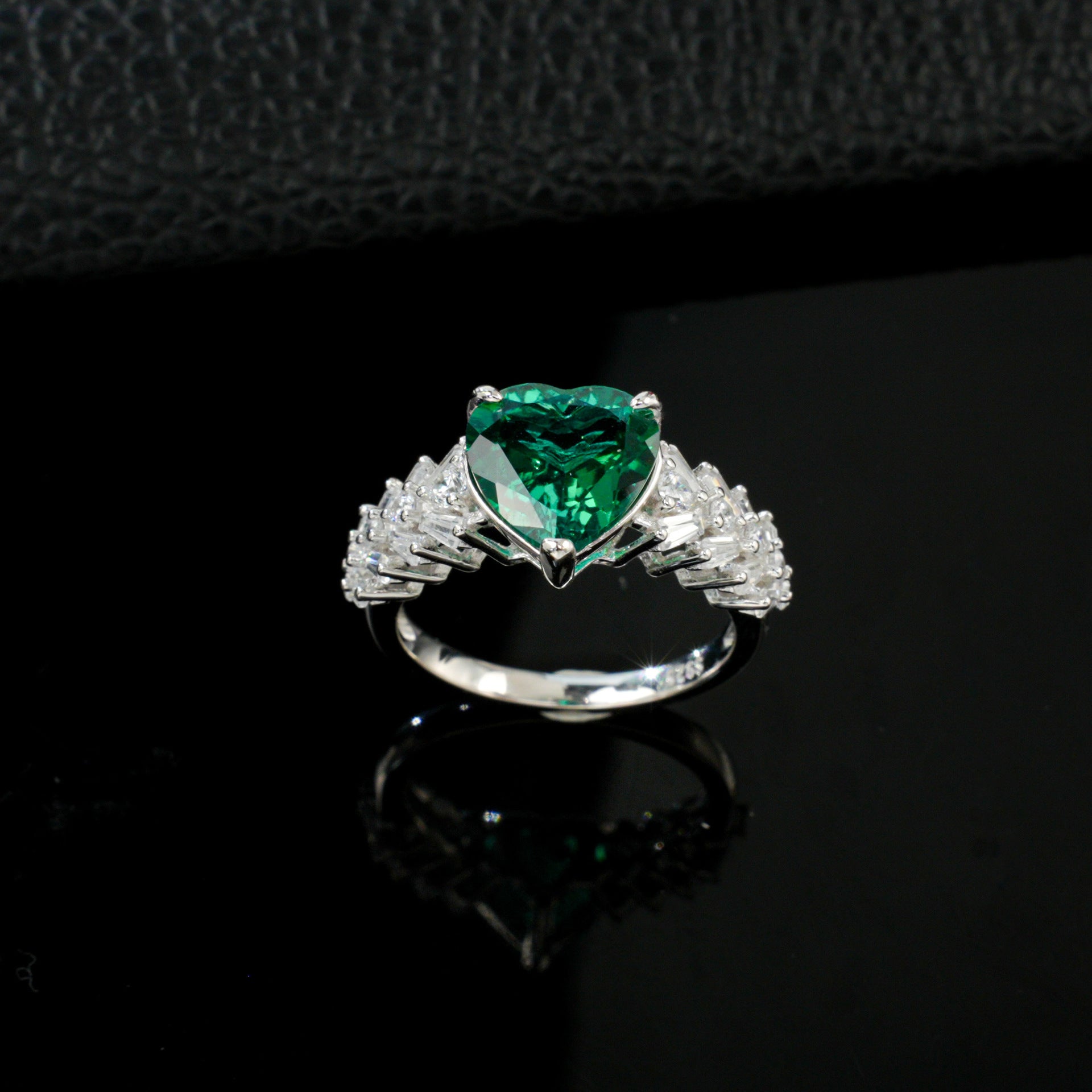 925 Sterling Silver Lab Emerald Ring, Premium Bestie Gift - Photo 2