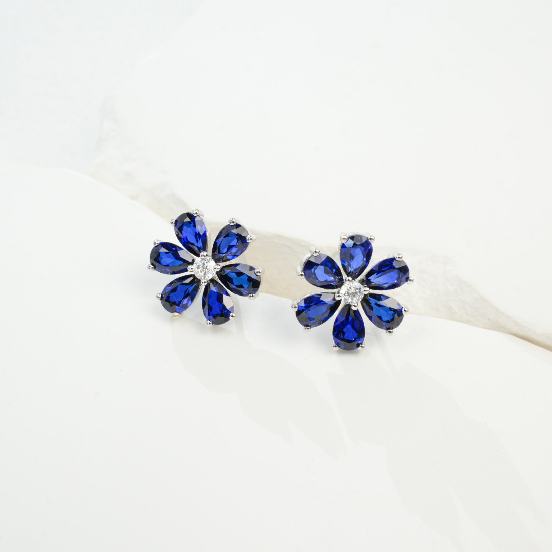 S925 Silver Petal Lab Sapphire Stud Earrings, Teardrop Gemstone Flower - Photo 2