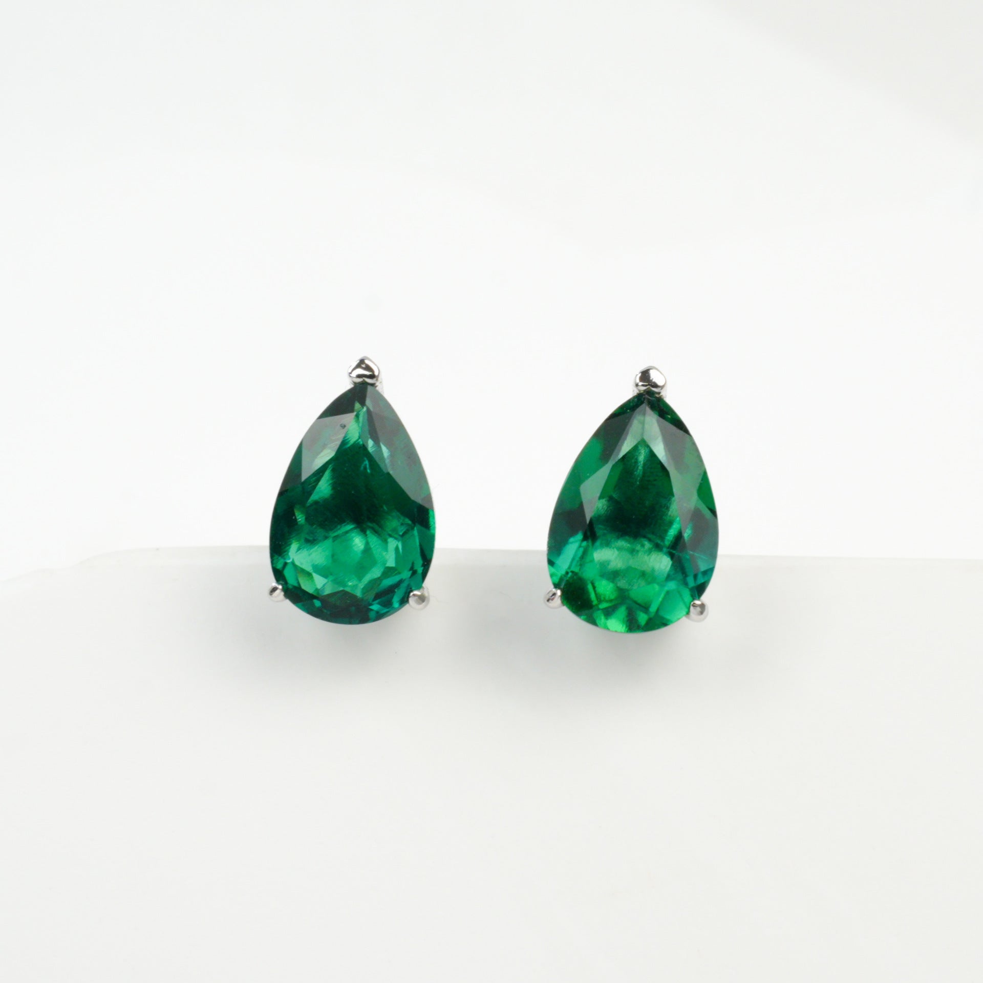 S925 Sterling Silver Lab Emerald Teardrop Earrings, Vintage for Women - Photo 1