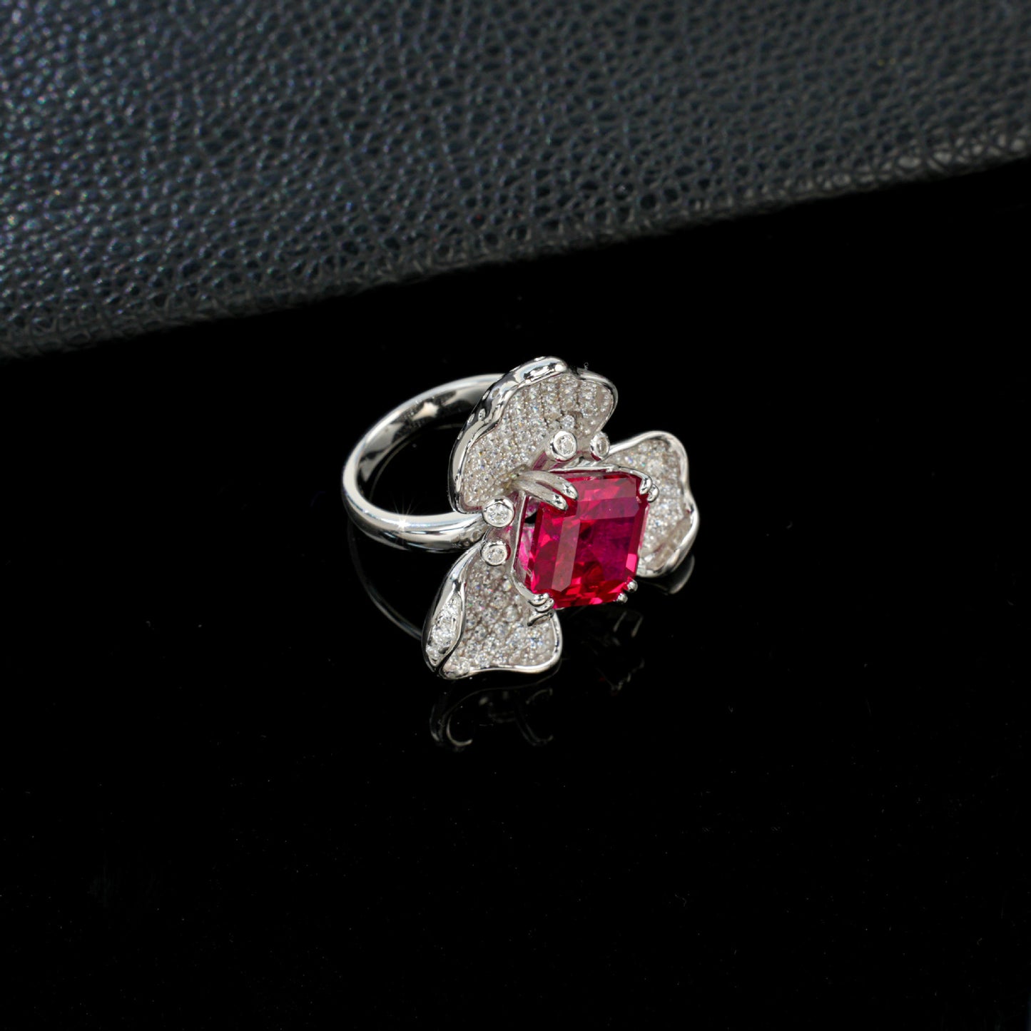 925 Sterling Silver Lab Ruby Square Three-Petal Ring, Premium Designer - Photo 3