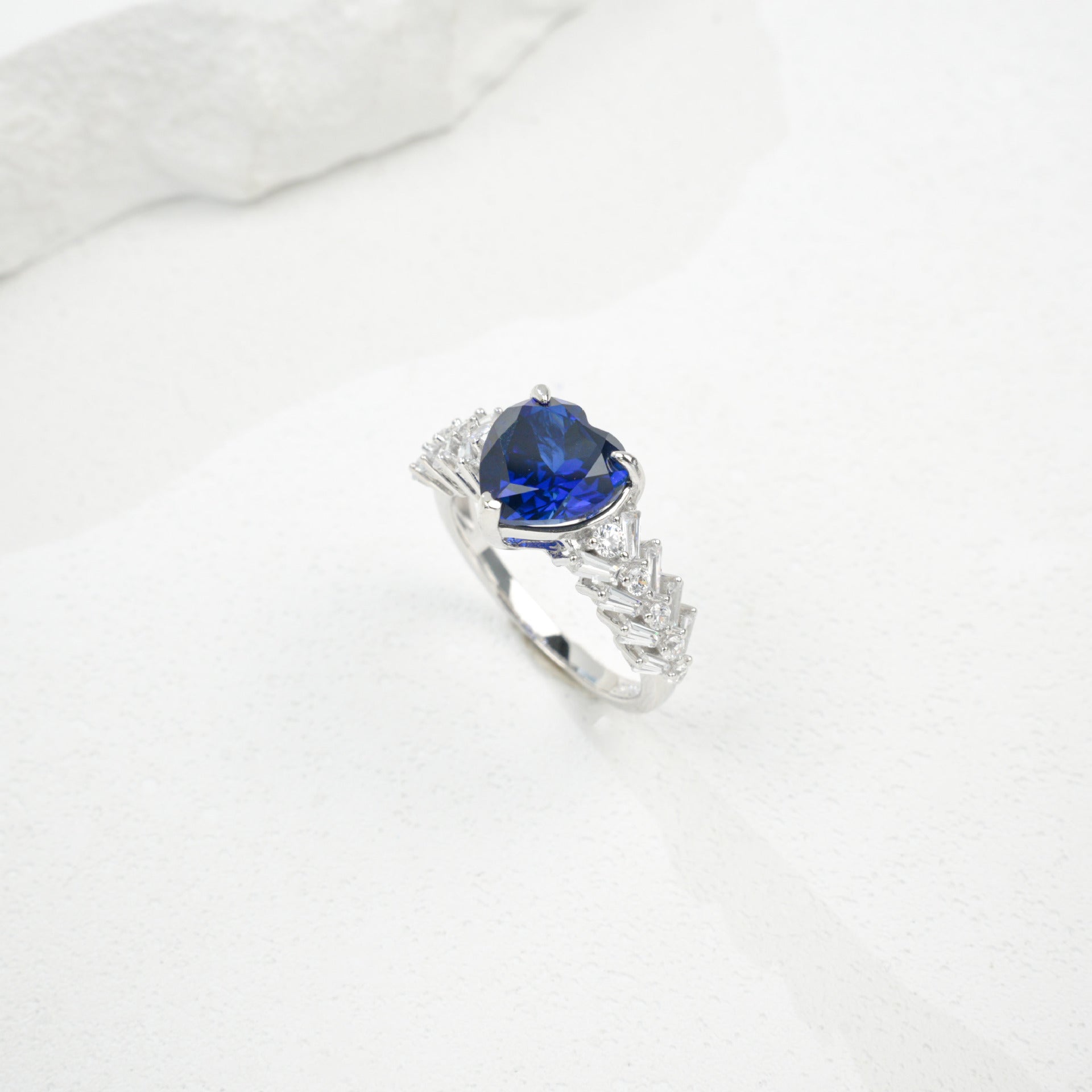 S925 Sterling Silver Lab Sapphire Heart-Cut Ring, Versatile for Women - Photo 4