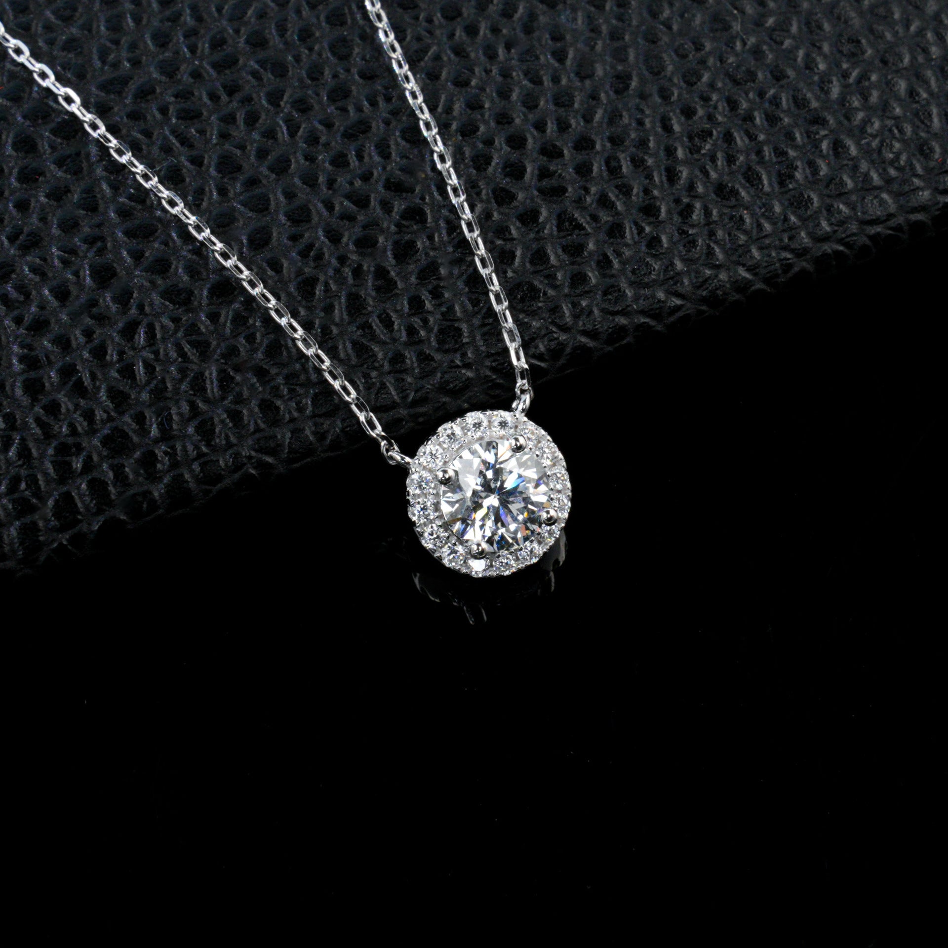 S925 Silver 4-Claw Halo Solitaire Necklace, Classic Necklace Holiday - Photo 2