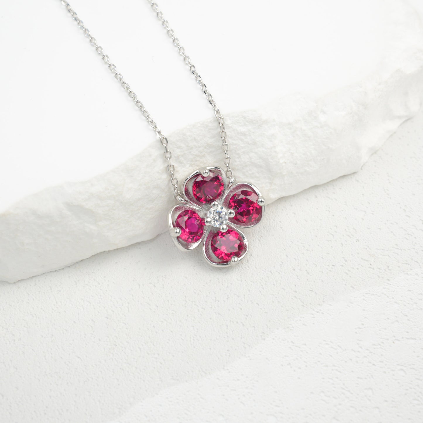 S925 Silver Four-Leaf Clover Flower Lab Ruby Pendant Necklace, Versatile Birthday Valentines - Photo 2