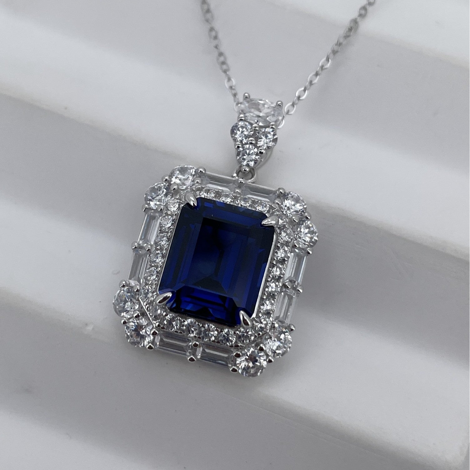925 Sterling Silver Lab Sapphire Square Double-Pave Pendant Choker, Vintage Palace - Photo 4