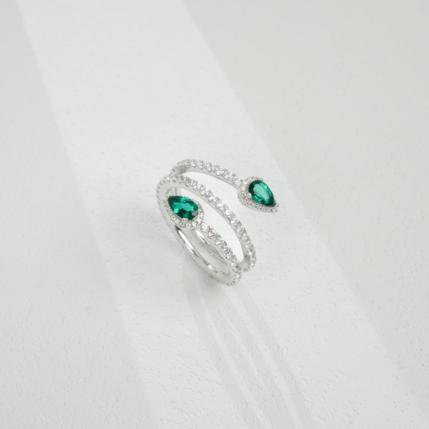 S925 Sterling Silver Lab Emerald Ring, Teardrop Simple Design - Photo 3