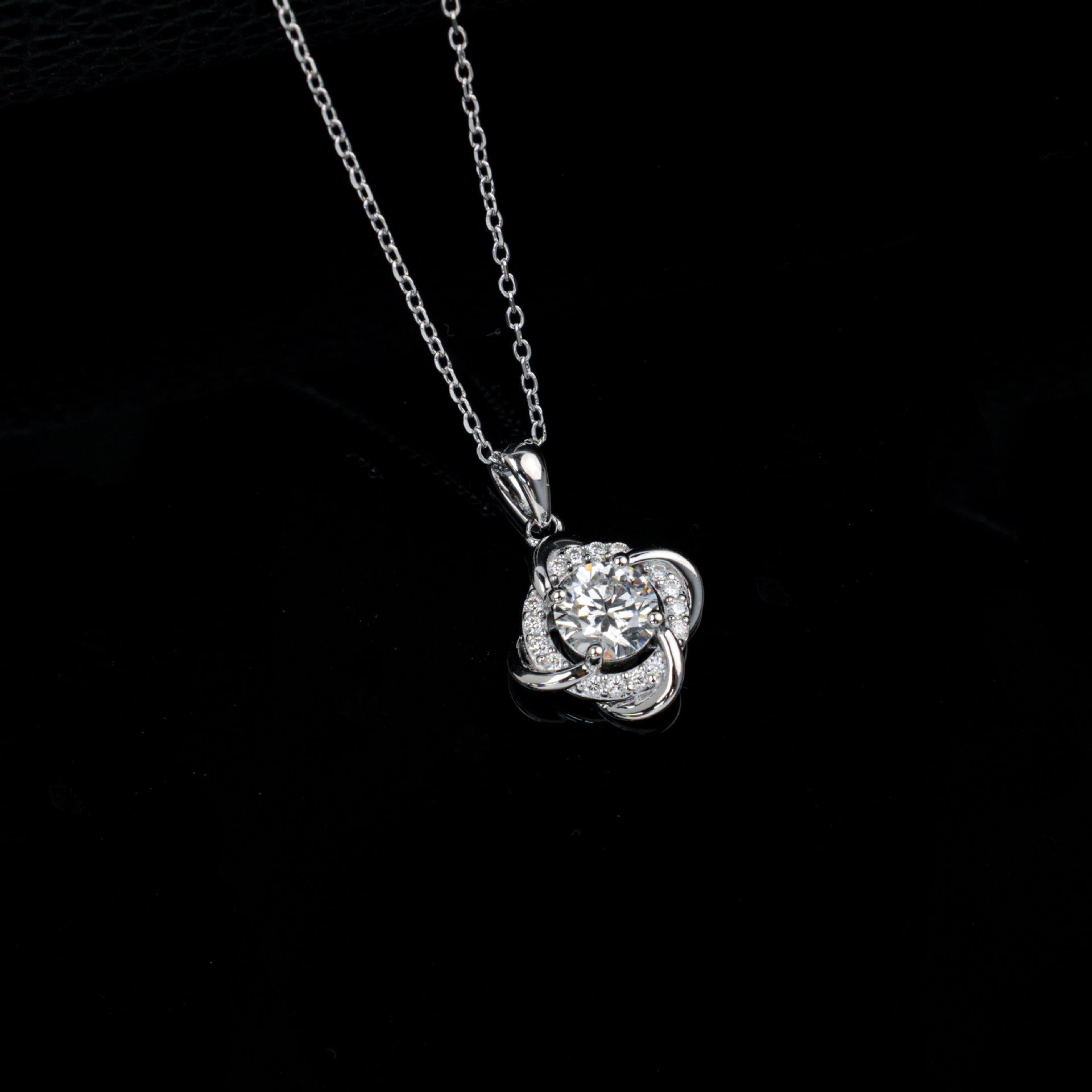 S925 Silver Pinwheel Twisted Pendant 4-Claw Centre Surround Setting, Design Elegant - Photo 4