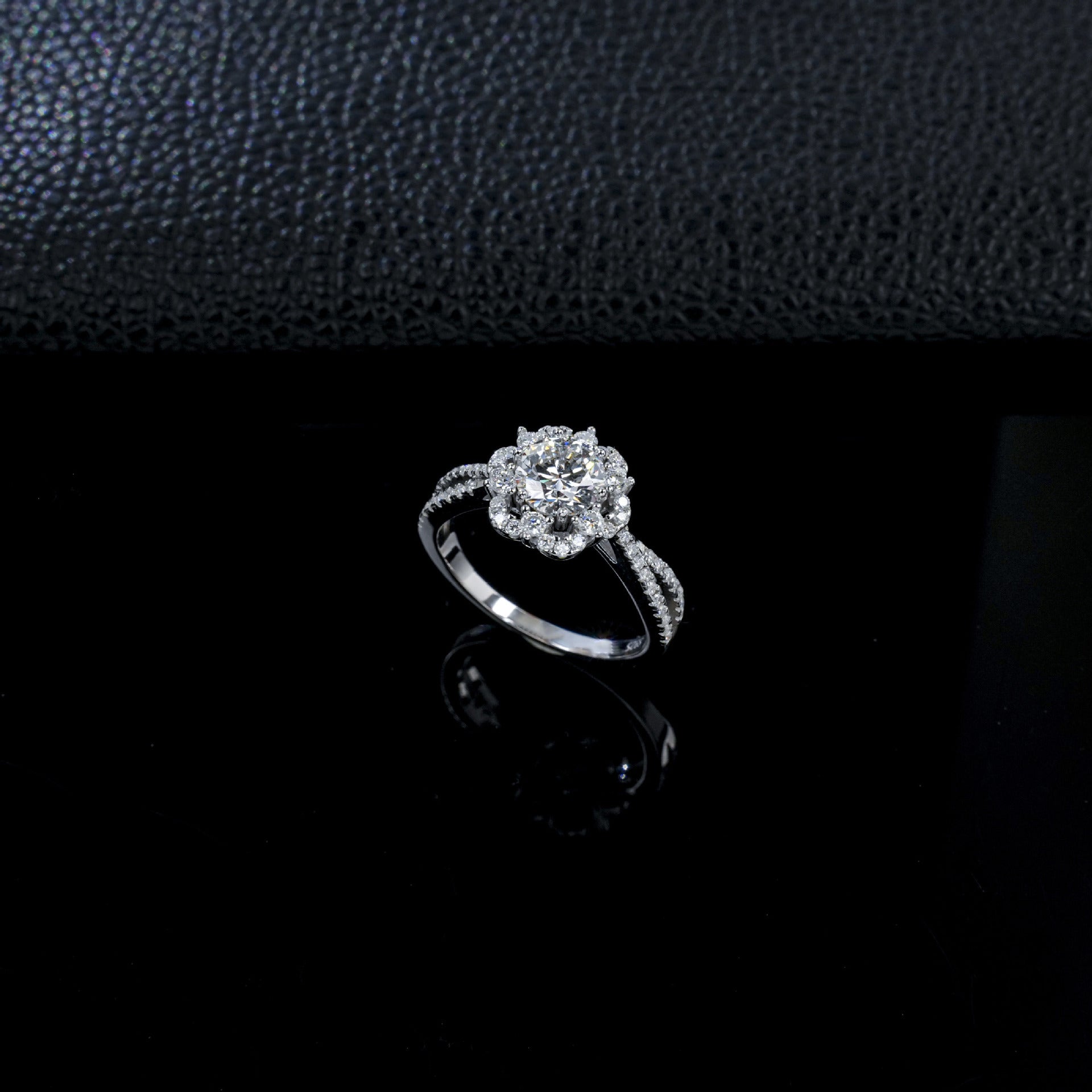 S925 Silver Flower Halo Lab Diamond Ring, Proposal Engagement Wedding - Photo 2