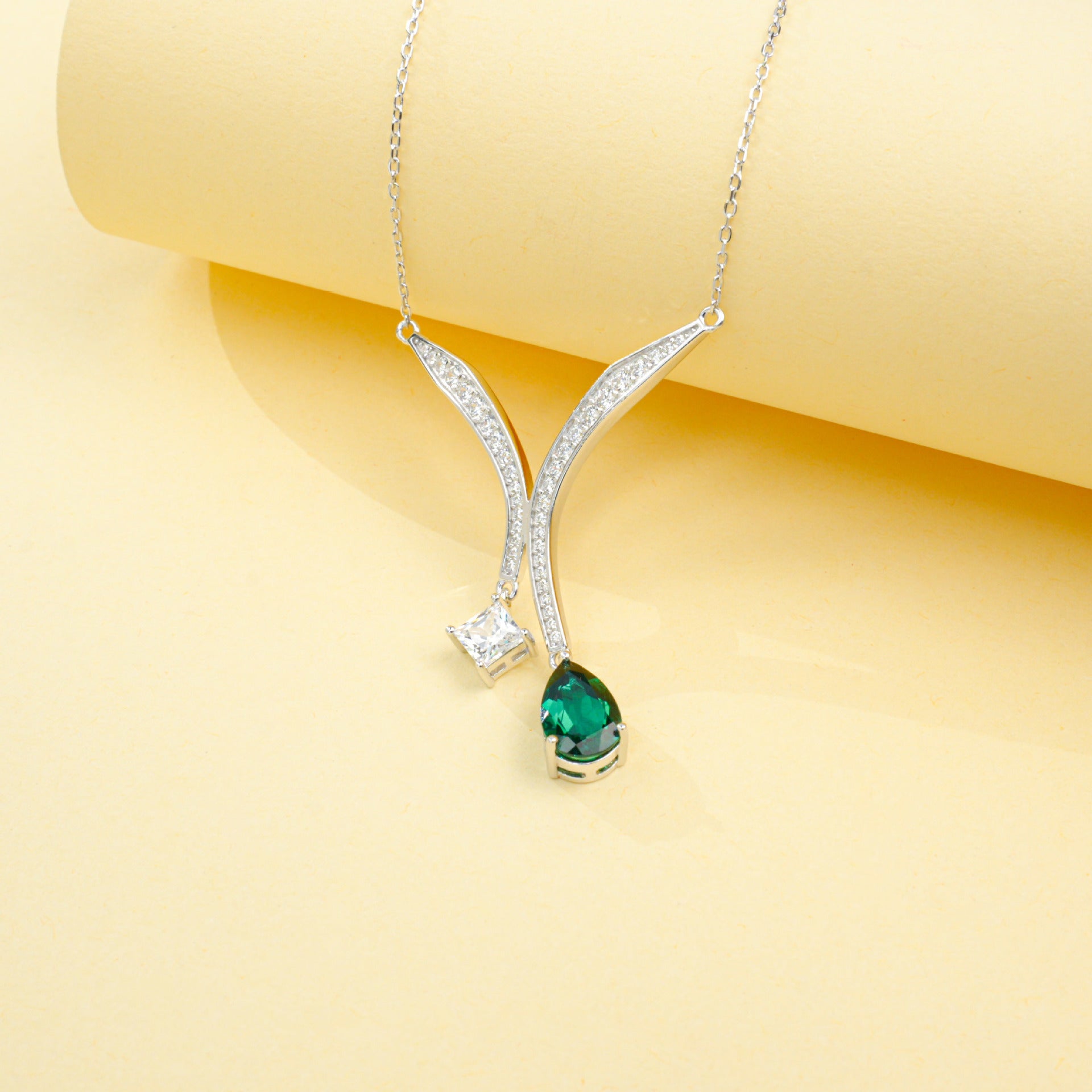 S925 Sterling Silver Lab Sapphire Teardrop Y-Shape Pave Choker Necklace, Versatile for Women - Photo 3