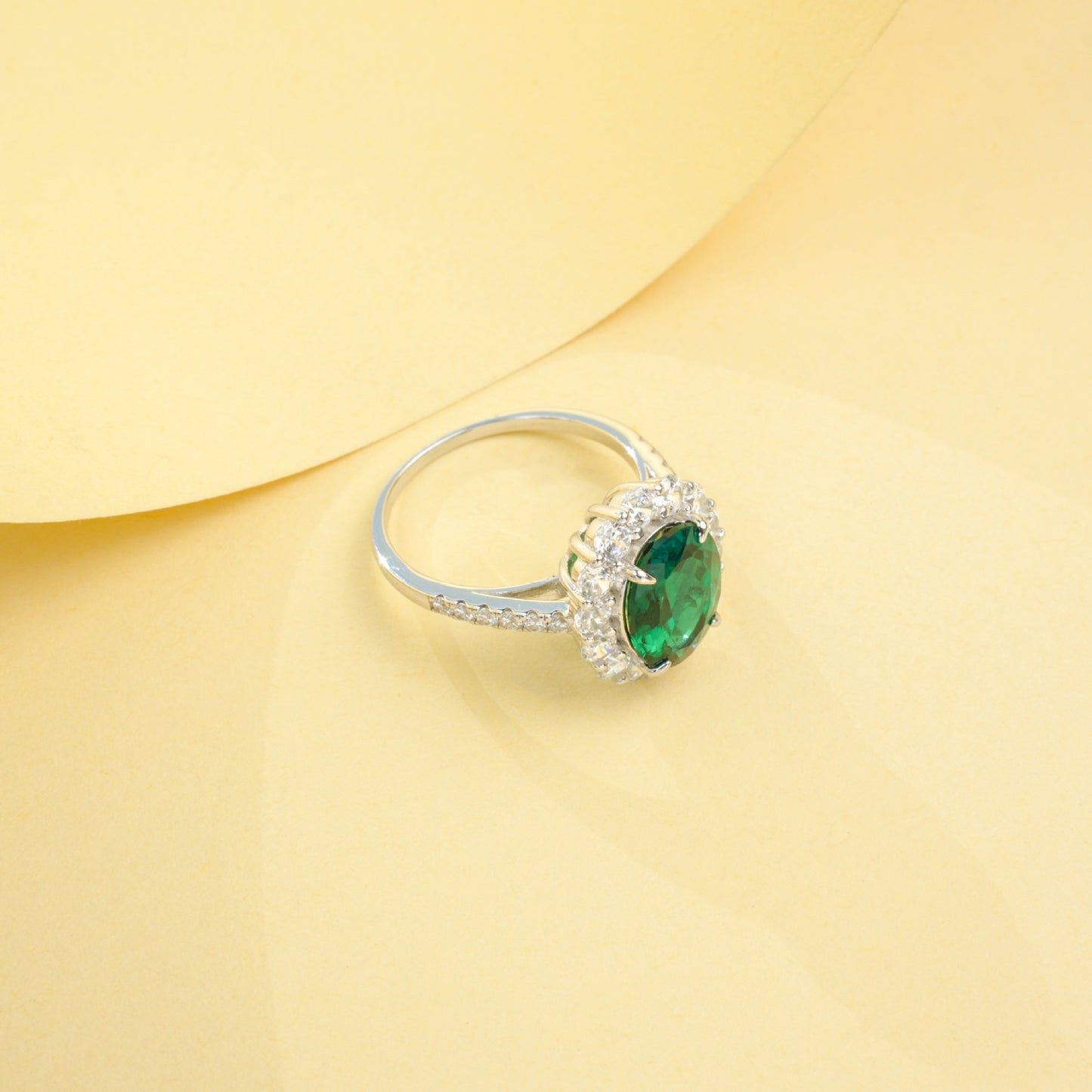 S925 Sterling Silver Lab Emerald Oval Ring, Elegant Versatile for Women - Photo 5