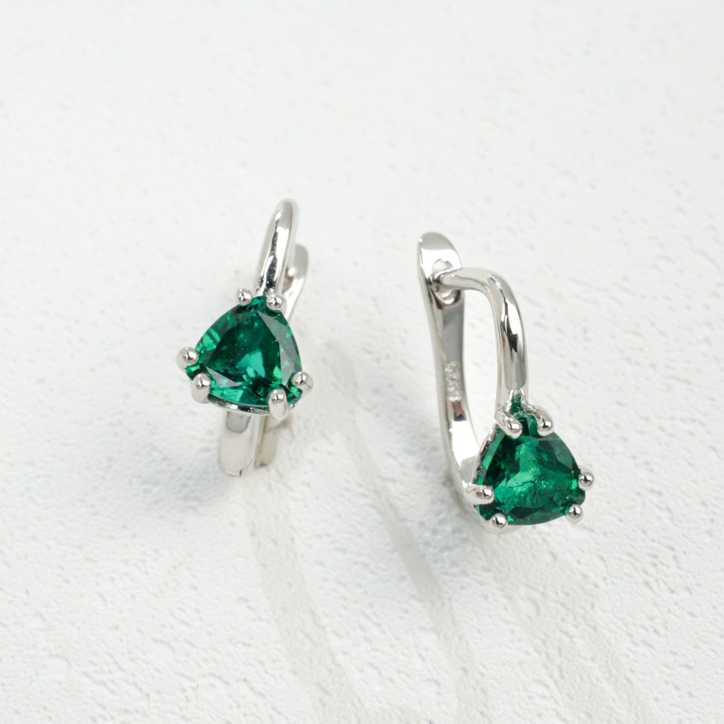 S925 Silver Triangle Lab Emerald Ear Cuff, Simple Green Gemstone - Photo 6