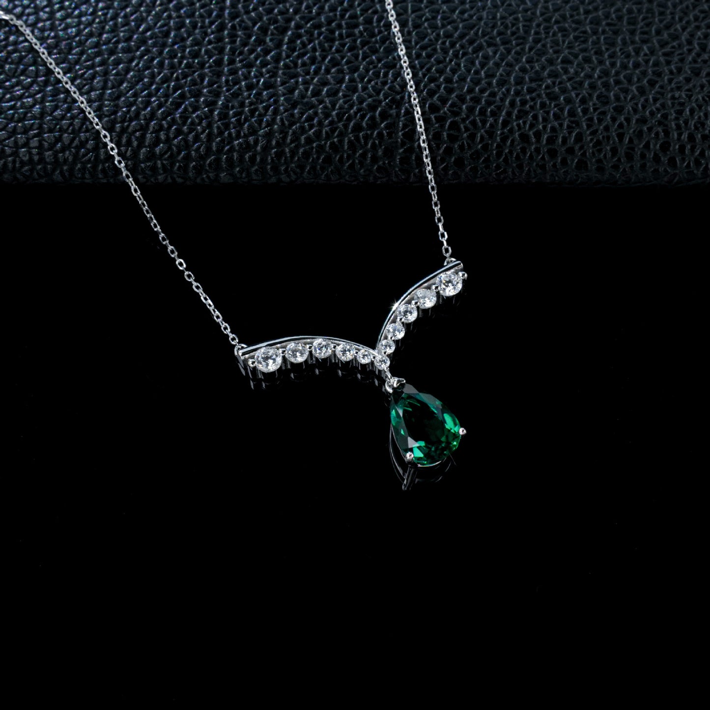 S925 Sterling Silver Lab Emerald V-Shape Teardrop Choker Necklace, Designer - Photo 3