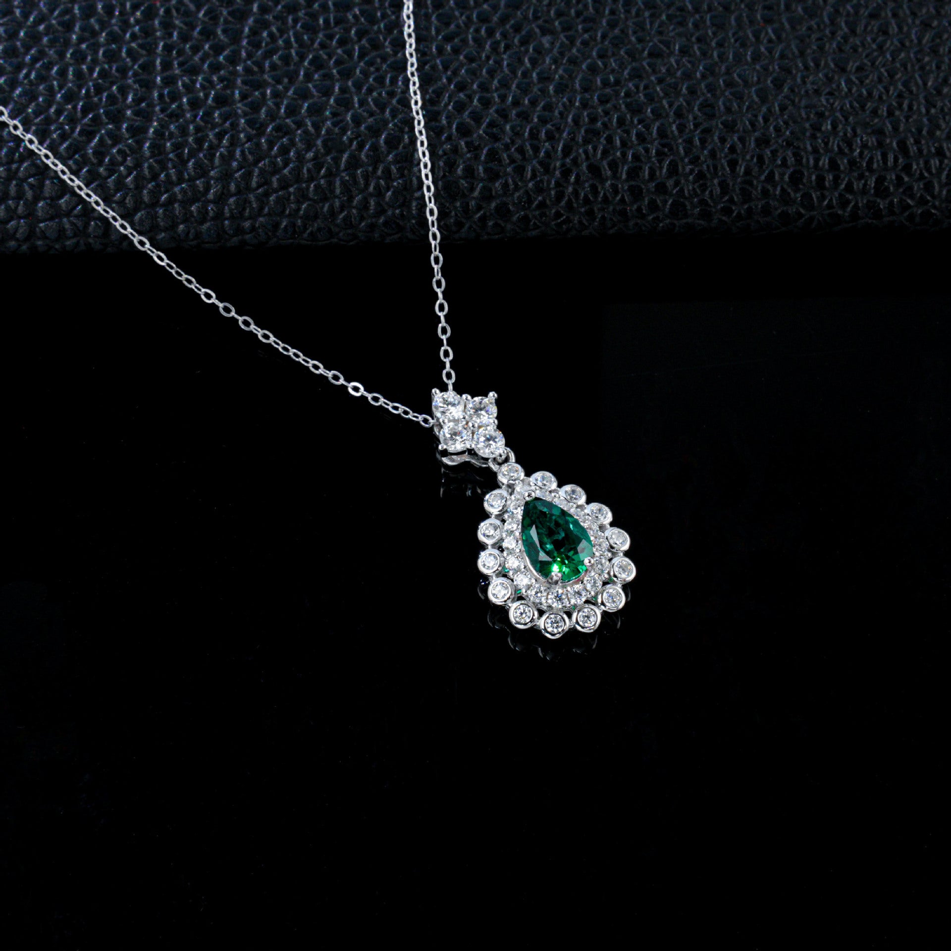 S925 Silver Teardrop Lab Emerald Double-Layer Halo Pendant Necklace, Palace Evening - Photo 3