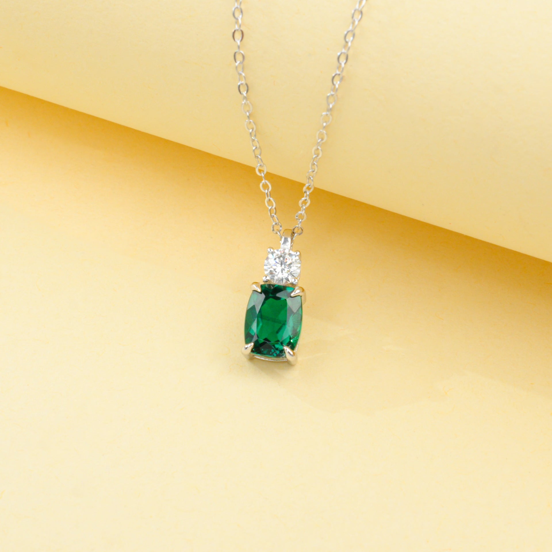 S925 Sterling Silver Lab Emerald Choker Necklace - Photo 3