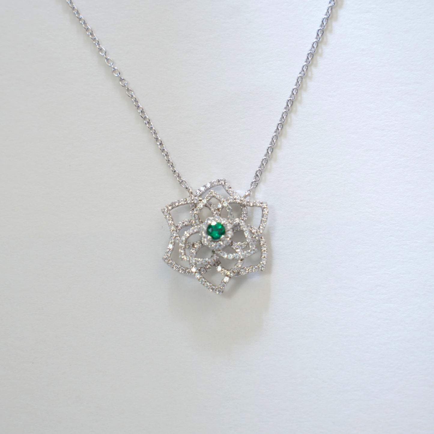 S925 Sterling Silver Lab Emerald Hollow Rose Flower Camellia Full Diamond Necklace Choker - Photo 5