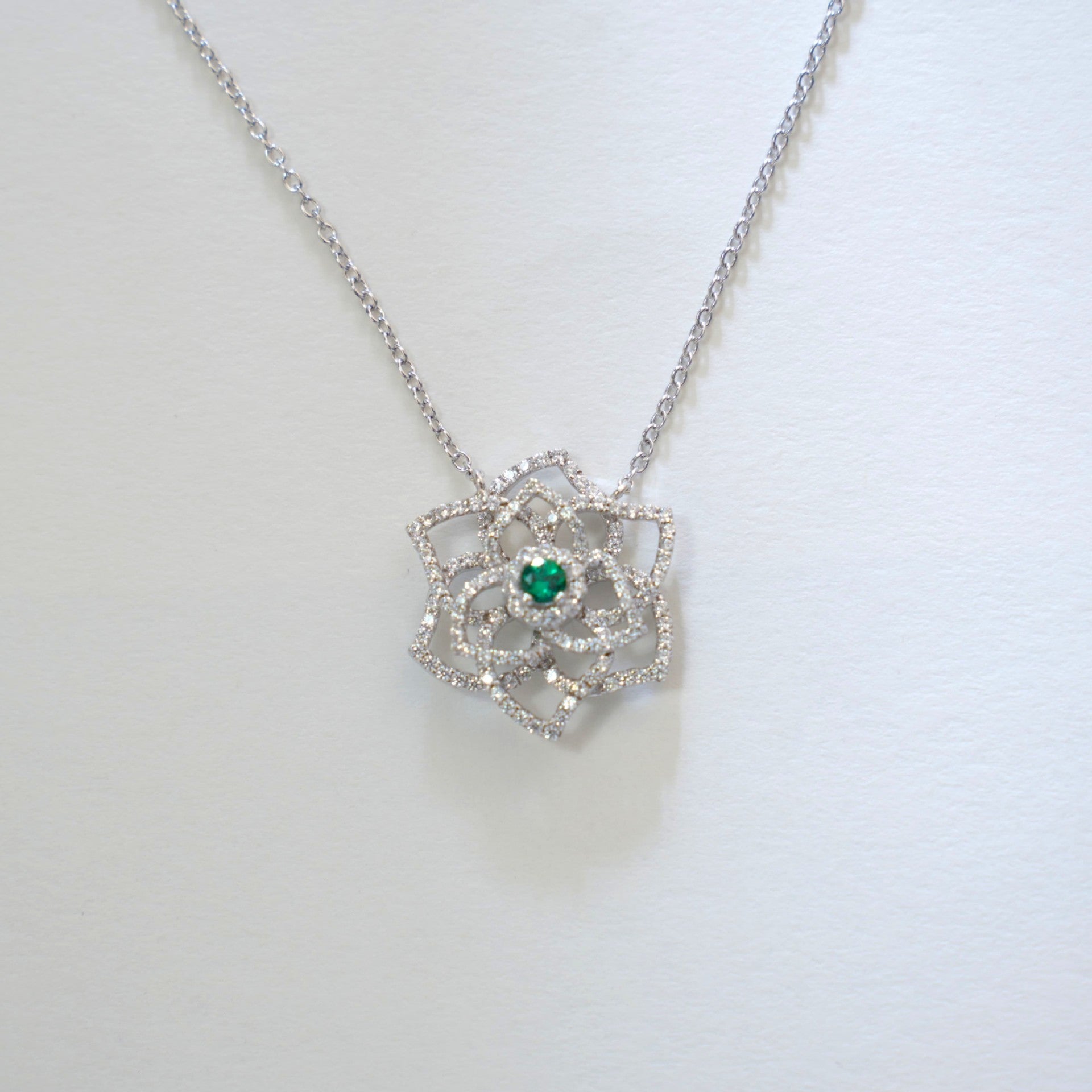 S925 Sterling Silver Lab Emerald Hollow Rose Flower Camellia Full Diamond Necklace Choker - Photo 5